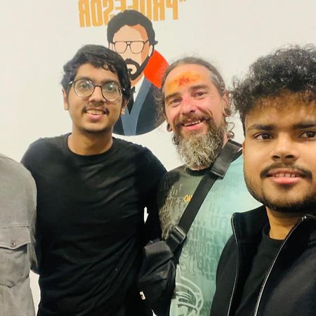 El Profesor Varanasi Luaran gambar